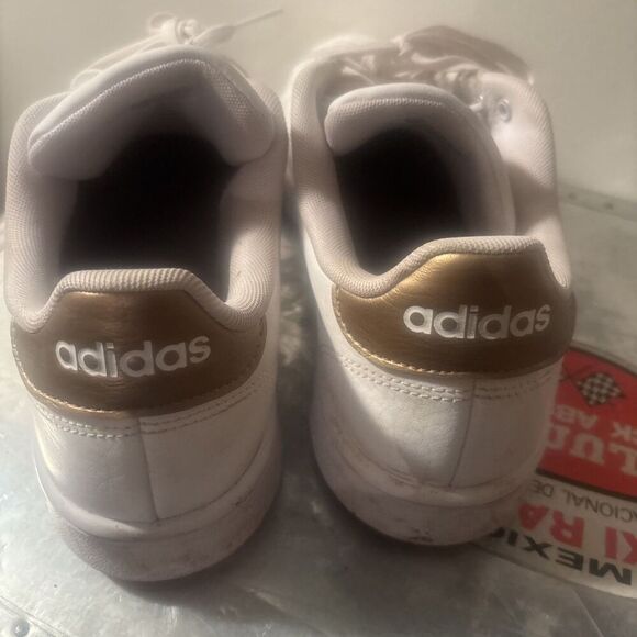 White/Gold Adidas Women’s Sneaker Shoes Size 10 - Picture 5 of 9